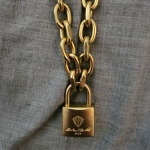Thick and chunky chain with beautiful 🔐 lock